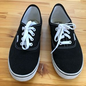 Black Vans Authentic Lo Pro